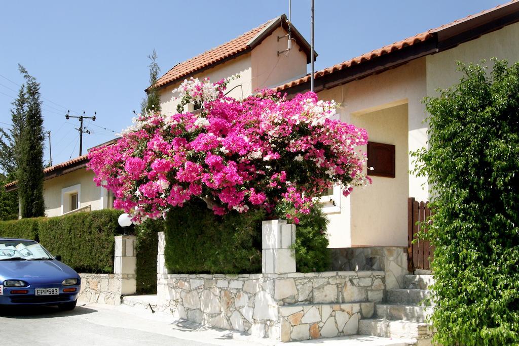 Hilltop Chalet Pissouri Exterior photo