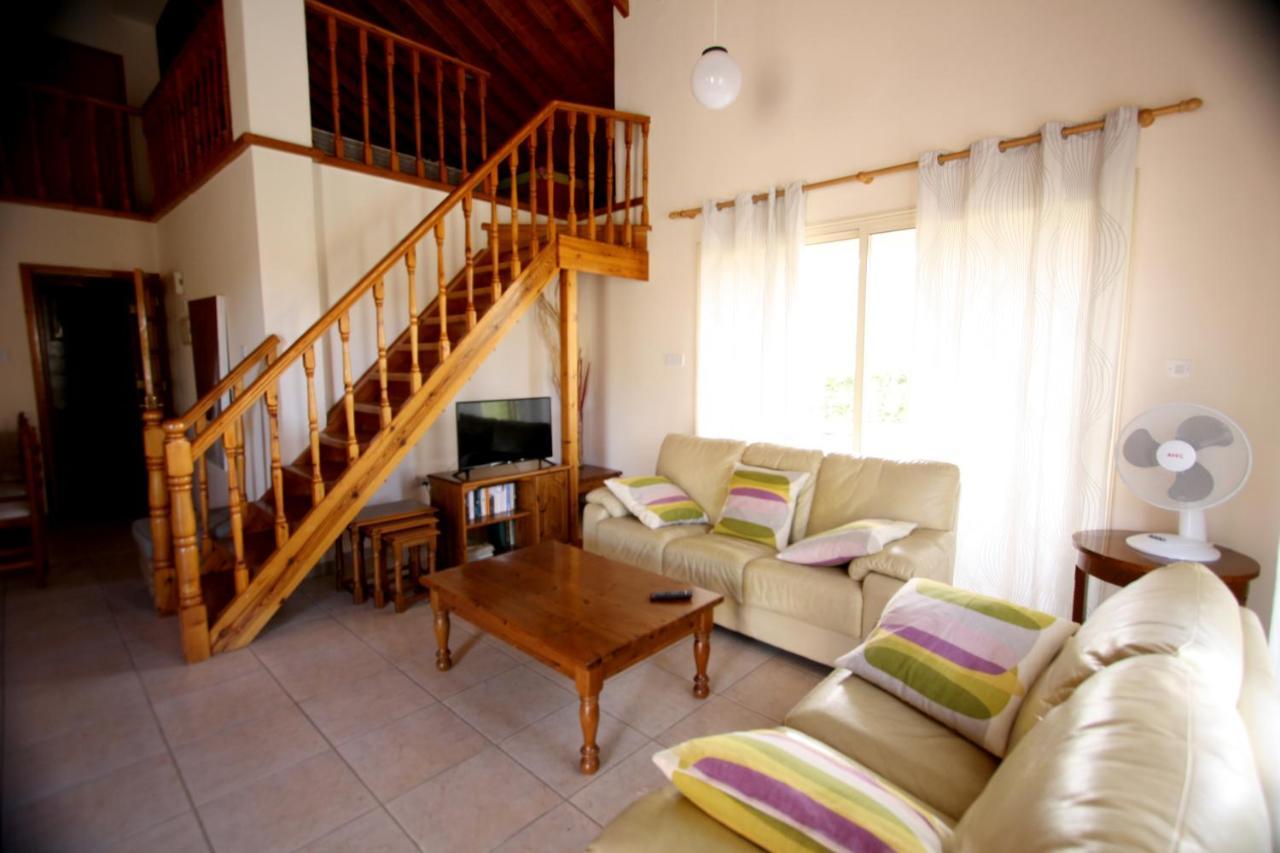 Hilltop Chalet Pissouri Exterior photo