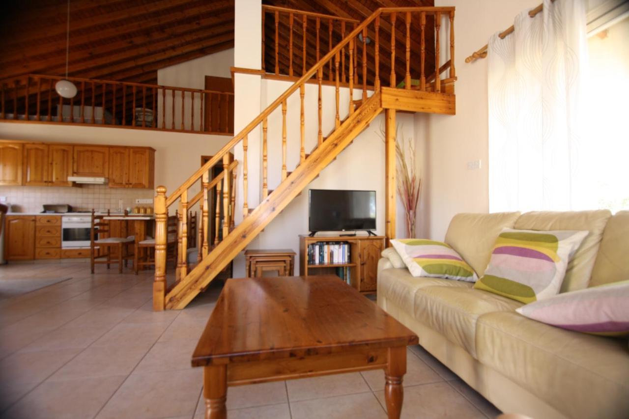 Hilltop Chalet Pissouri Exterior photo
